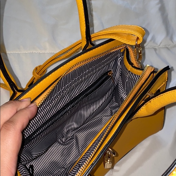 Yellowish orange purse - Picture 3 of 3